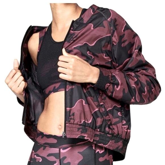 IVY PARK Women’s Black and Burgundy Camo Print Zip front Windbreaker size Small - Picture 1 of 6